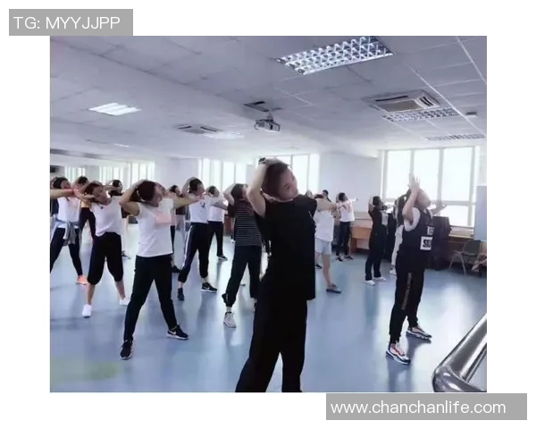 重庆街舞队与武汉街舞队赛后技术分析与表现对比